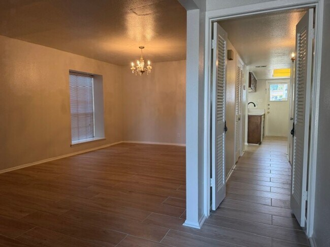 Foto del edificio - 14401 Brook Hollow Blvd
