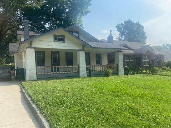 Foto del edificio - 1802 Foster Ave