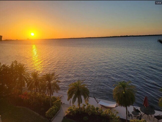 Foto del edificio - 718 Tarpon St