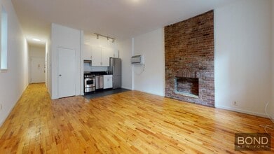 Building Photo - 342 E 87th St