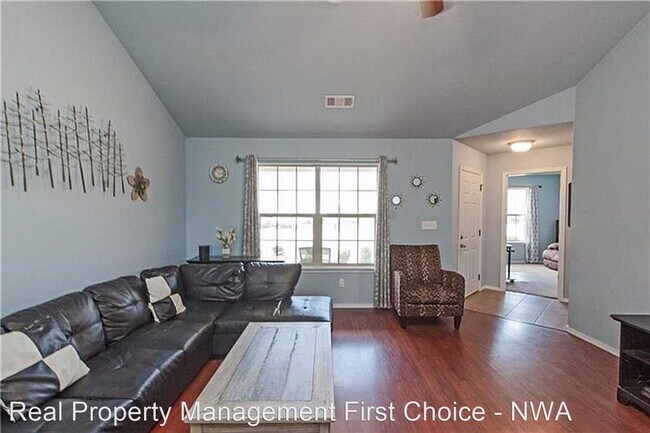 Foto del edificio - 4 br, 2 bath House - 3101 SW Wentworth Ave
