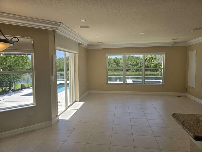 Foto del edificio - 2755 SW 165th Ave