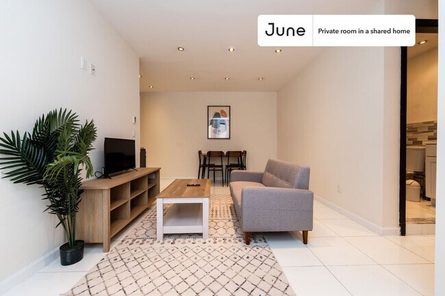 Foto del edificio - Private bedroom in 4 bed/2 bath Home
