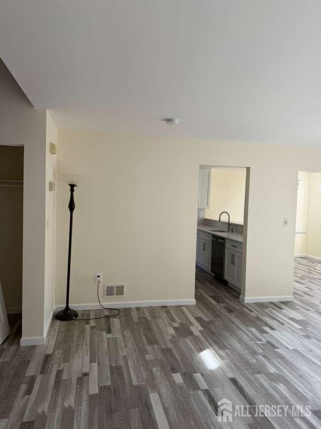 Foto del edificio - 126 Winchester Way