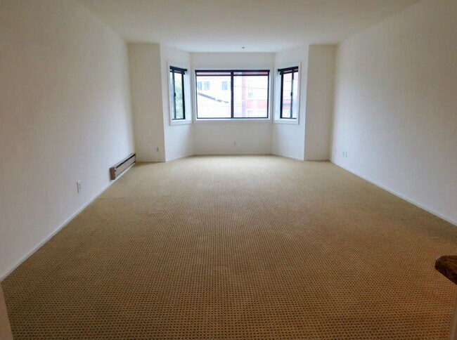 Building Photo - BMR Unit -Bright One Bedroom Condo with Pa...