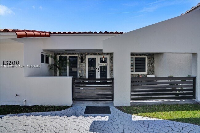 Building Photo - 13200 SW 12th St