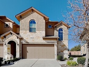 Building Photo - 1001 Zodiac Ln