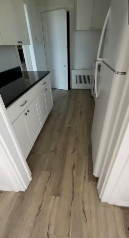 Foto del edificio - 111 Branchport Ave