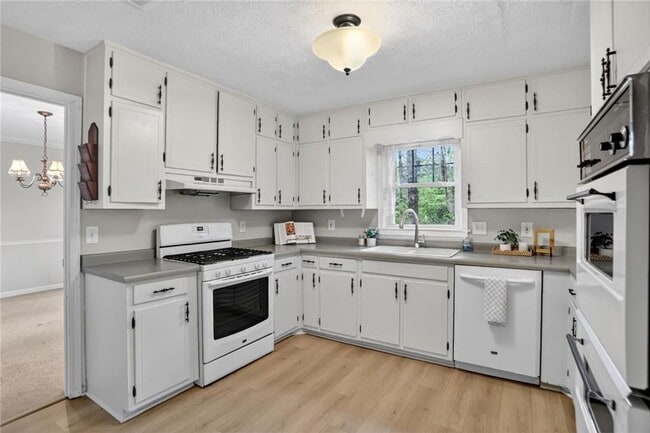 Foto del edificio - 4624 Mountain Creek Dr