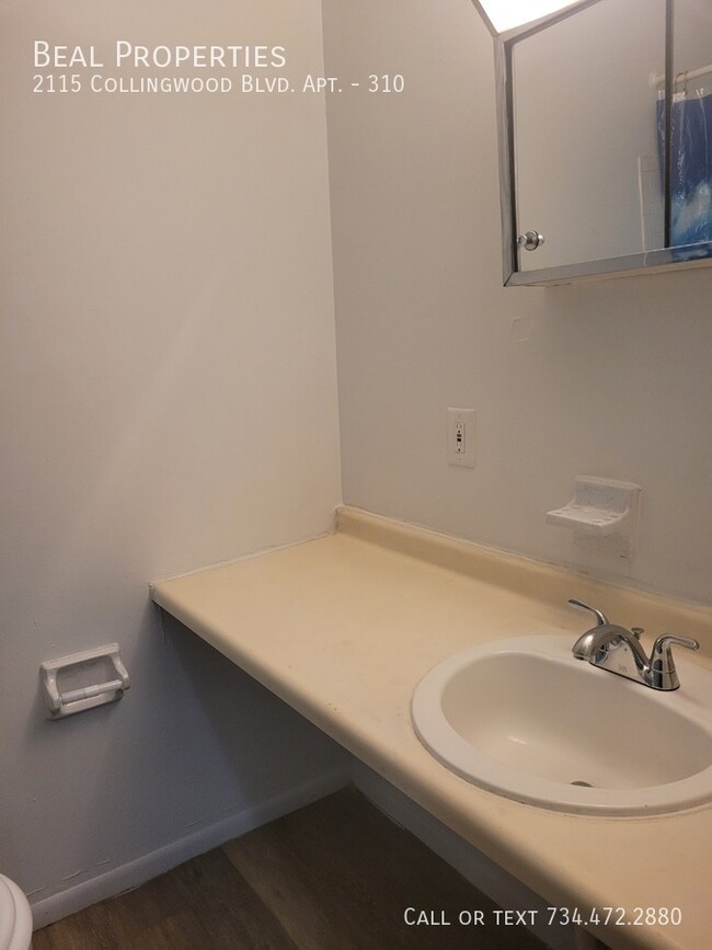 Foto del edificio - 2115 Collingwood Blvd
