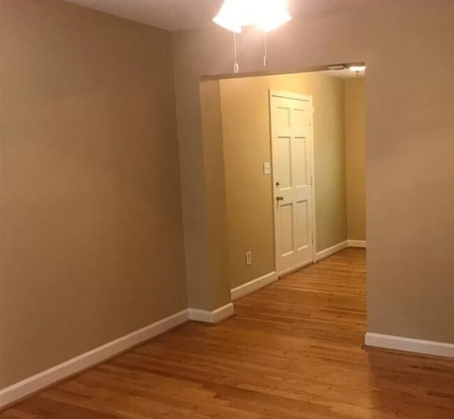 Foyer - 2500 Grant Ave