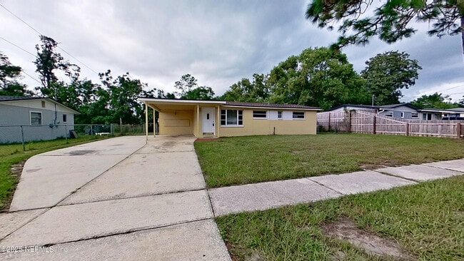 Building Photo - 165 Parkwood Dr W