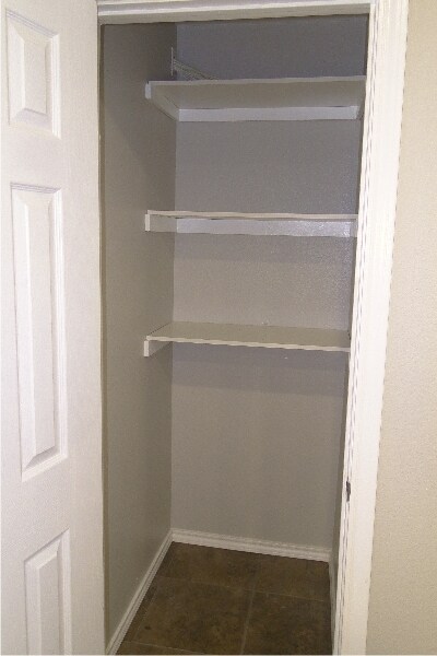 Despensa accesible - 4115 Robinhood Dr