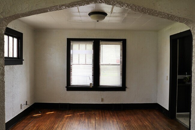 Building Photo - 920 S Maffit St
