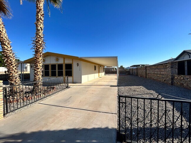 Foto del edificio - Charming 2-Bedroom 2-Bathroom Manufactured Home in Fortuna Foothills.