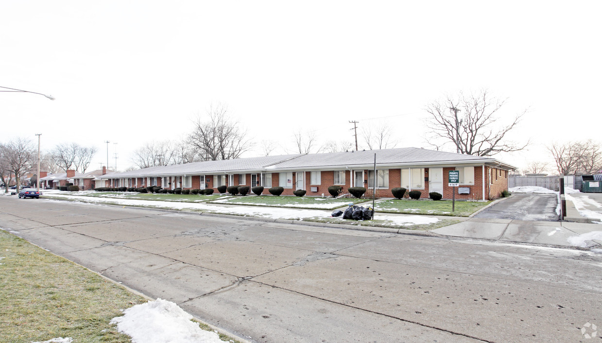 Primary Photo - 22800 Beaconsfield St
