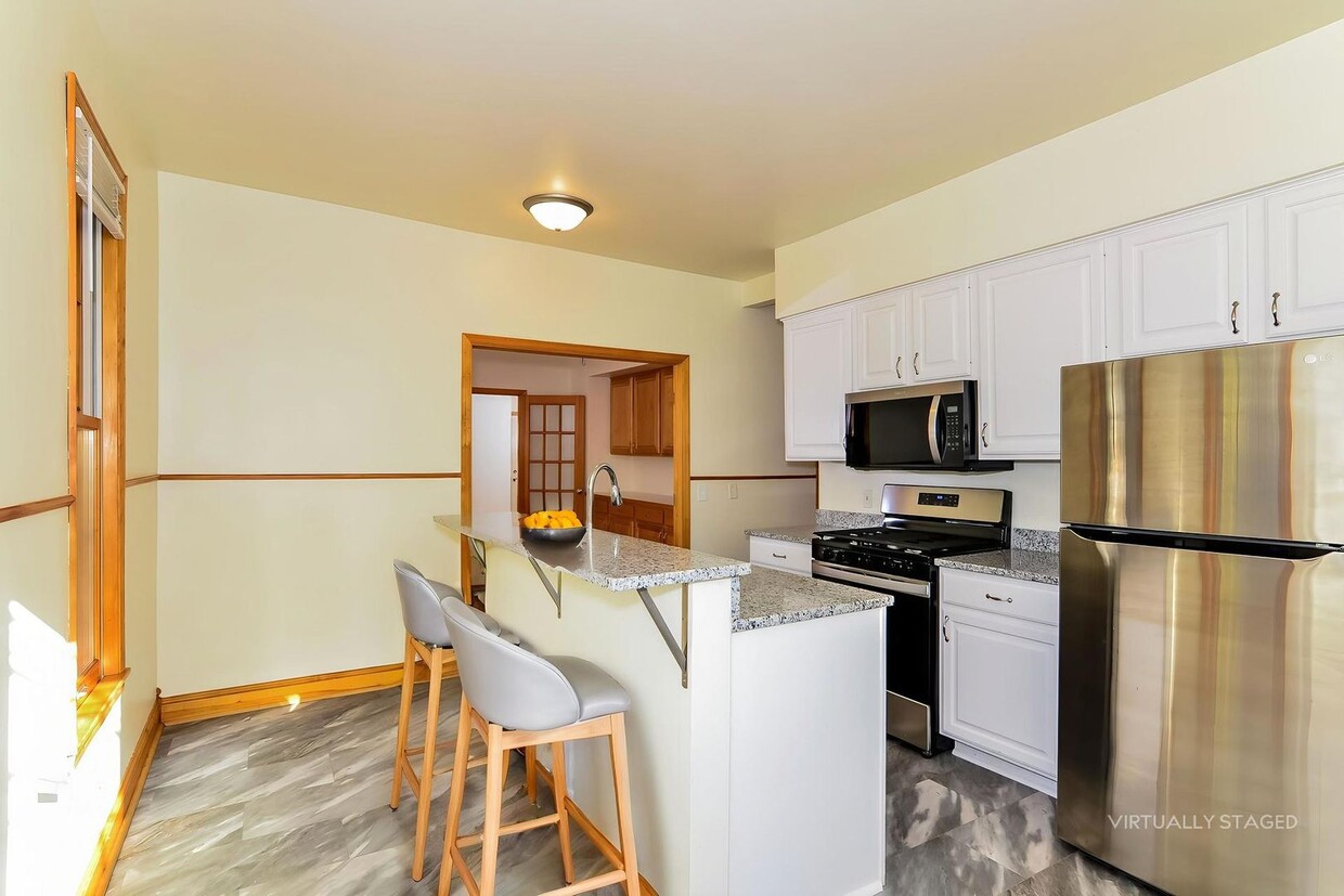 Primary Photo - 440-442 4th Street NE