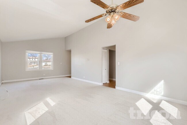 Foto del edificio - 2453 Crescent Ln S