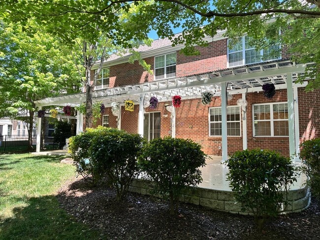 Foto del edificio - 10110 Paxton Run Rd