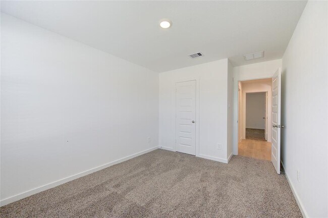 Building Photo - 30231 Belgrade Pk Ln