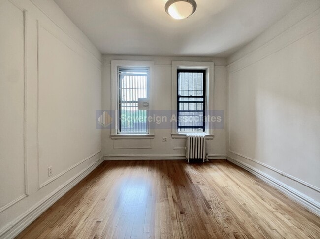 Foto del edificio - 282 Cabrini Blvd