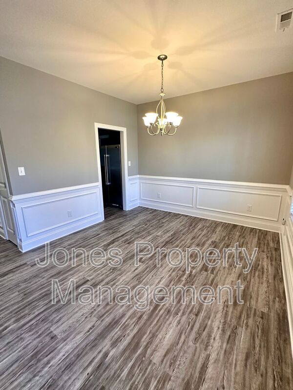 Foto del edificio - 1210 Stonewyck Dr