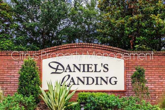 Wonderful 2/2 Daniels Landing Townhome - Wonderful 2/2 Daniels Landing Townhome
