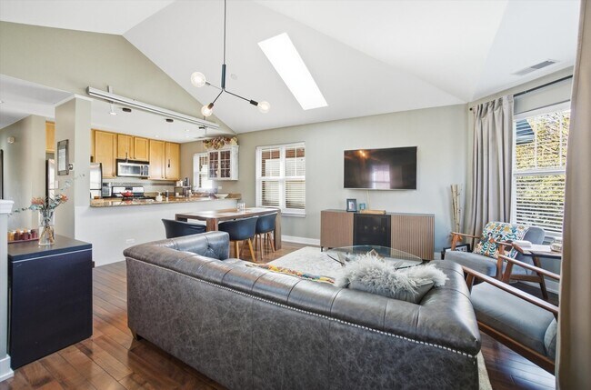 Foto del edificio - 639 W Elm St