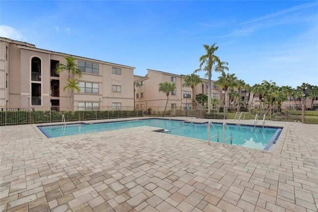 Building Photo - 2846 S University Dr