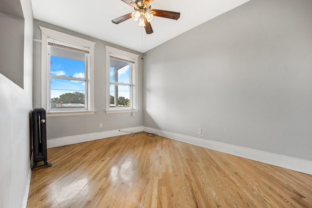 Building Photo - 2939 W Belmont Ave