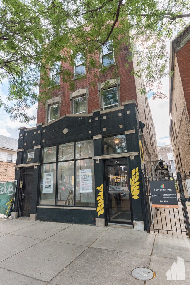 Building Photo - 1655 W Division St