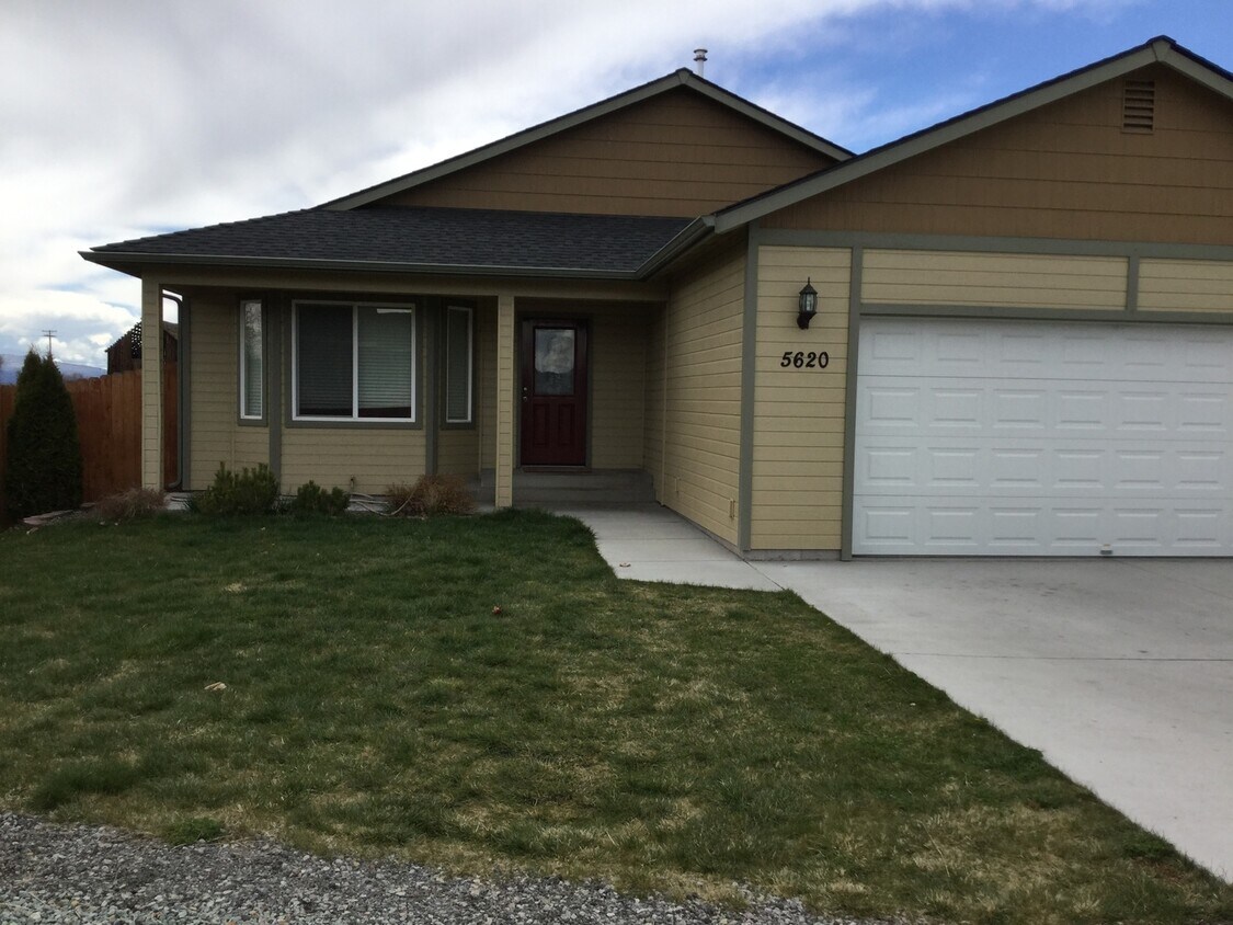 Foto del edificio - Modern 3 bed 2 bath home