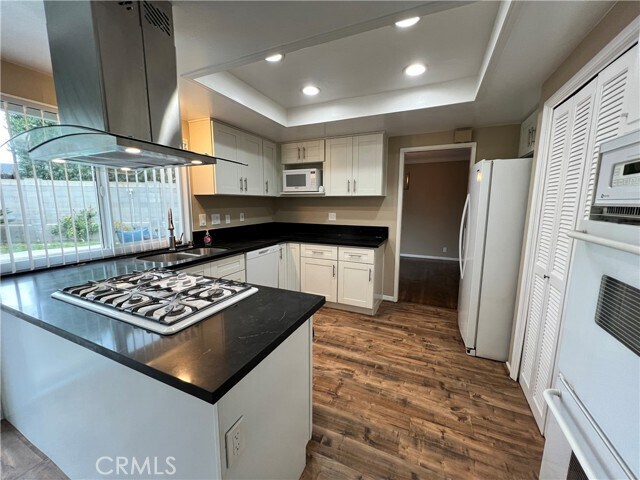 Building Photo - 8191 Whitburn Cir