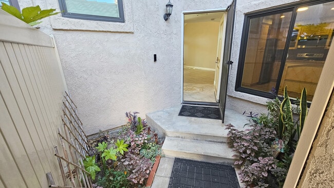 Building Photo - 18219 Hampton Ct