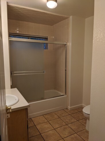 Baño - 50 Tall Pines Ct