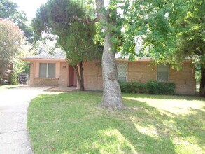 Building Photo - 3012 Barksdale Dr