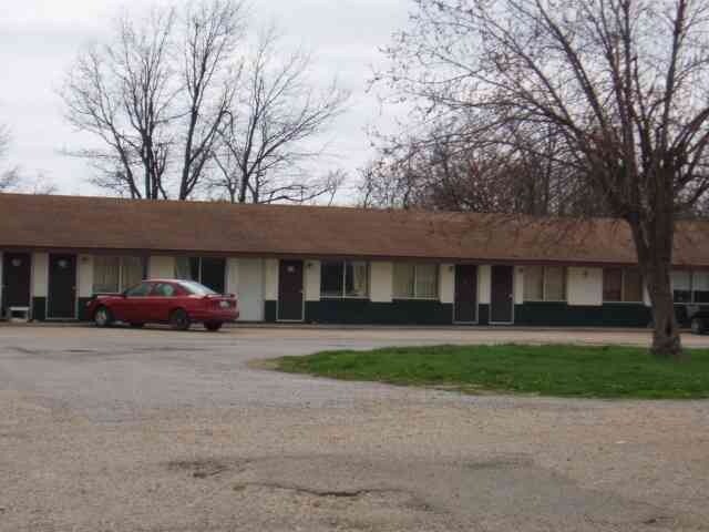 Foto del edificio - 1050 E Clinton Rd