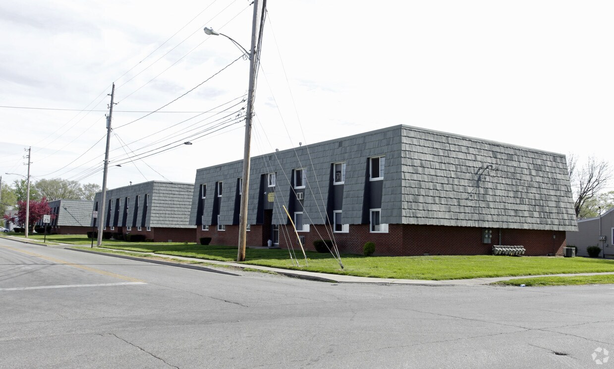 Exterior - L J Apartments