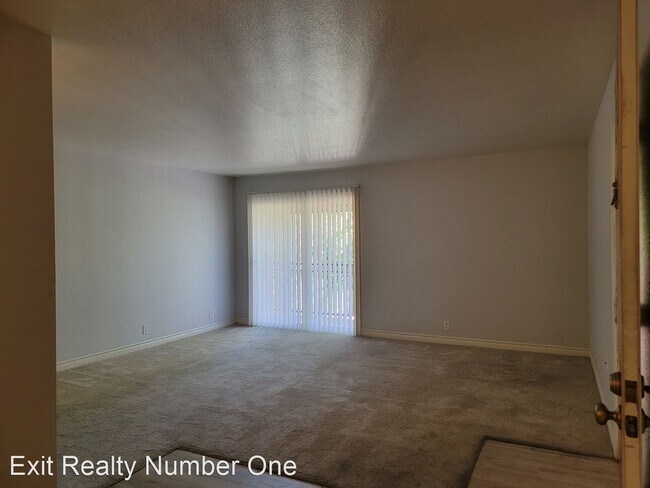 Building Photo - 2 br, 1 bath House - 5001 River Glen Drive...