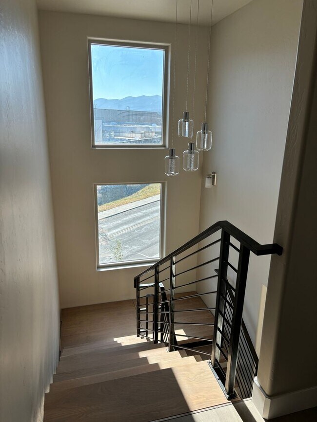Foto del edificio - Luxurious Townhome