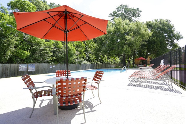 Swimming Pool - Pindo Pointe