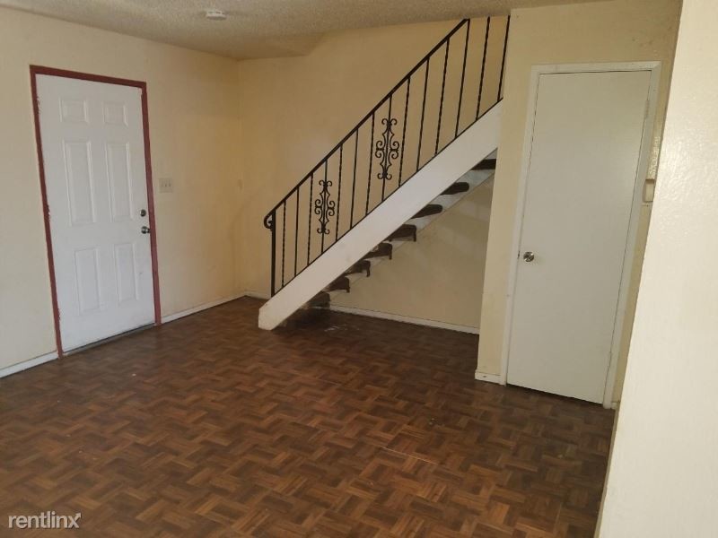 Foto principal - 2 br, 1 bath Apartment - 2709 Pixie Dr