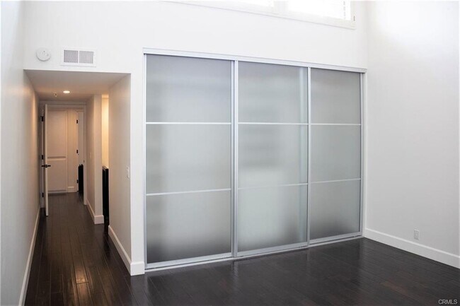 Building Photo - 31 Canyon Island Drive Apt #31, Newport Be...