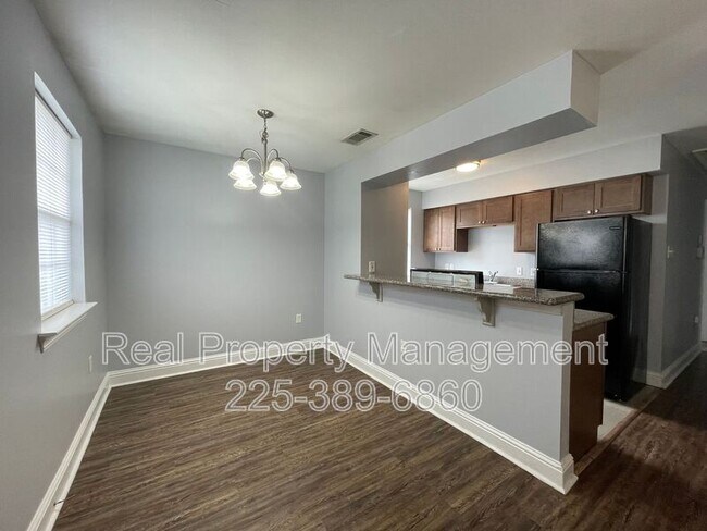 Foto del edificio - 5500 Dianna Dr