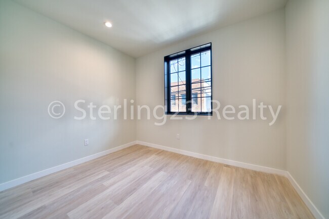 Foto del edificio - 2532 22nd St