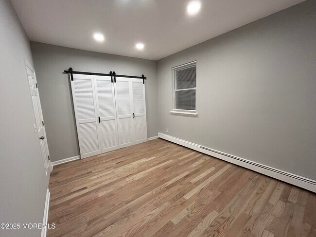Foto del edificio - 819 1/2 16th Ave