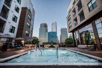 Building Photo - 101 W Morehead St