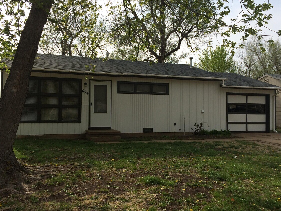624 Whittinghill Ave, Salina, KS 67401 House Rental in Salina, KS