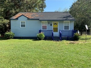 Building Photo - 602 Forest St