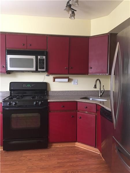 Foto del edificio - 3011 Hopkins Ct